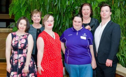 Research assistants Mia Johnston, Alana Pettigrew, Rebecca Flanaghan and Michael Cox (L to R), with Assoc. Prof. Rhonda Faragher and Dr Jan Lloyd (behind). Supplied.